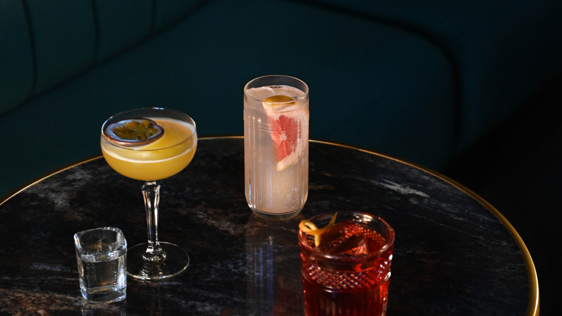 Retrouver le cocktail HOUR tous les jeudis, mixologie à Bourges